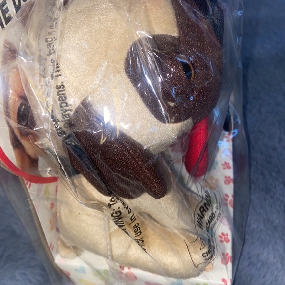 The Dog Artlist Collection Plush Dog & Travel Mug Gift Set New - Picture 3 of 6